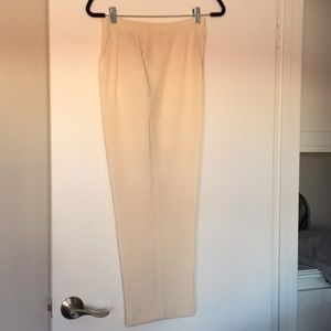Classic St John knit pants. Barely worn.